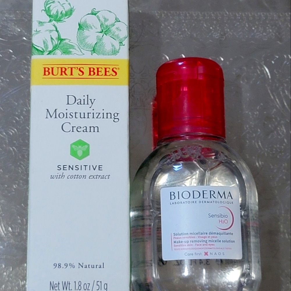 Burt's Bee's Moisturizer & Bioderma Makeup Remover Sensitive + Free Gift